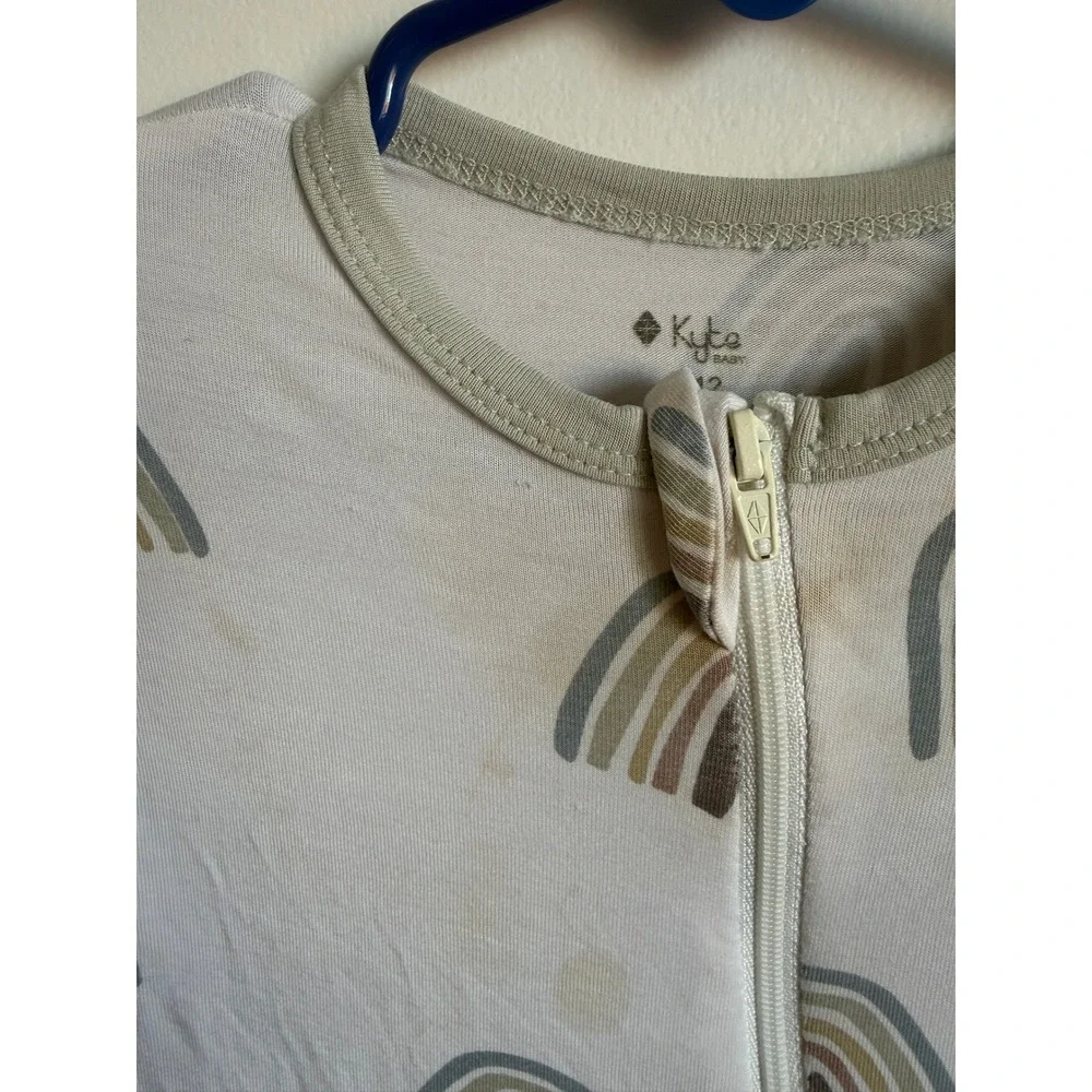 Kyte Baby Bamboo Zippered Footie Sleeper Neutral Rainbow Cream 6-12 Months